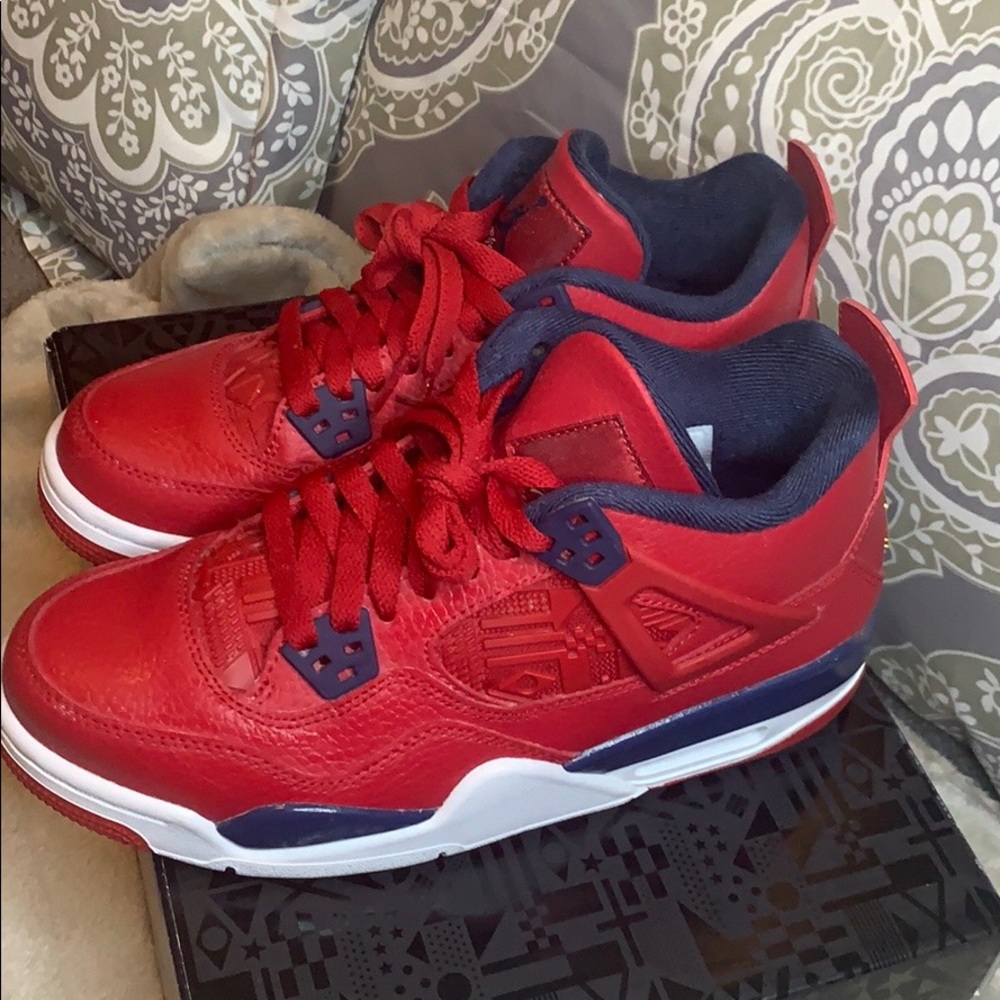 Air Jordan 4 retro NO TRADES‼️